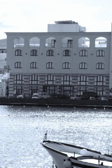 Yacht Marina Hotel ปันเตลเลเรีย ภายนอก รูปภาพ
