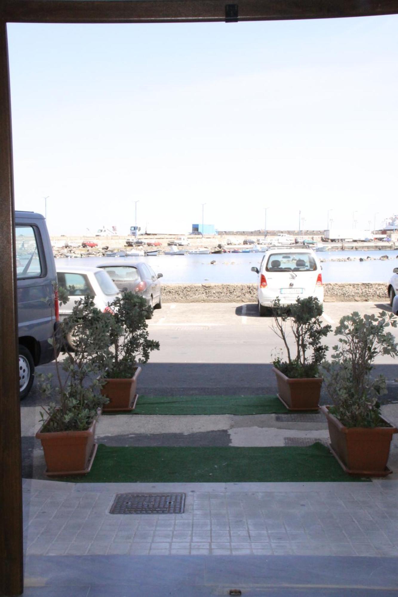 Yacht Marina Hotel ปันเตลเลเรีย ภายนอก รูปภาพ